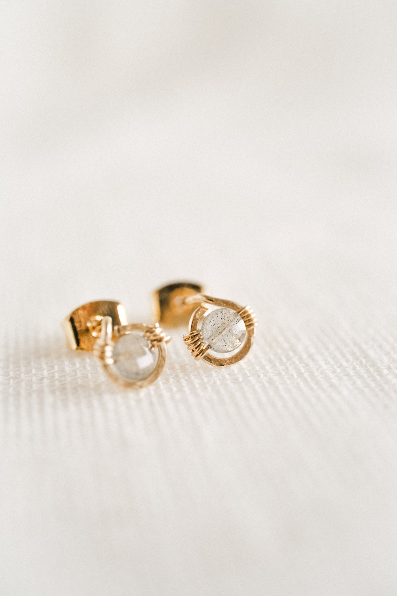 Clous d'oreilles "Ridge"