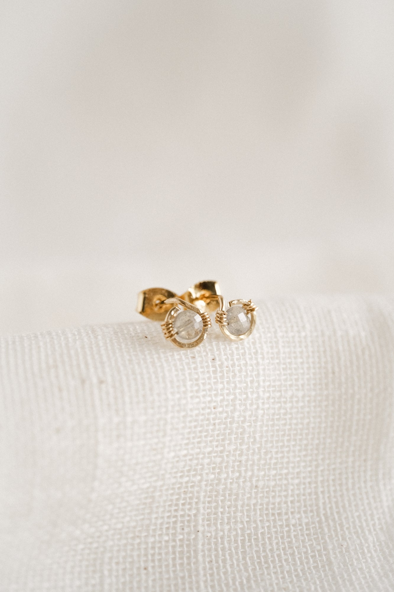Clous d'oreilles "Ridge"