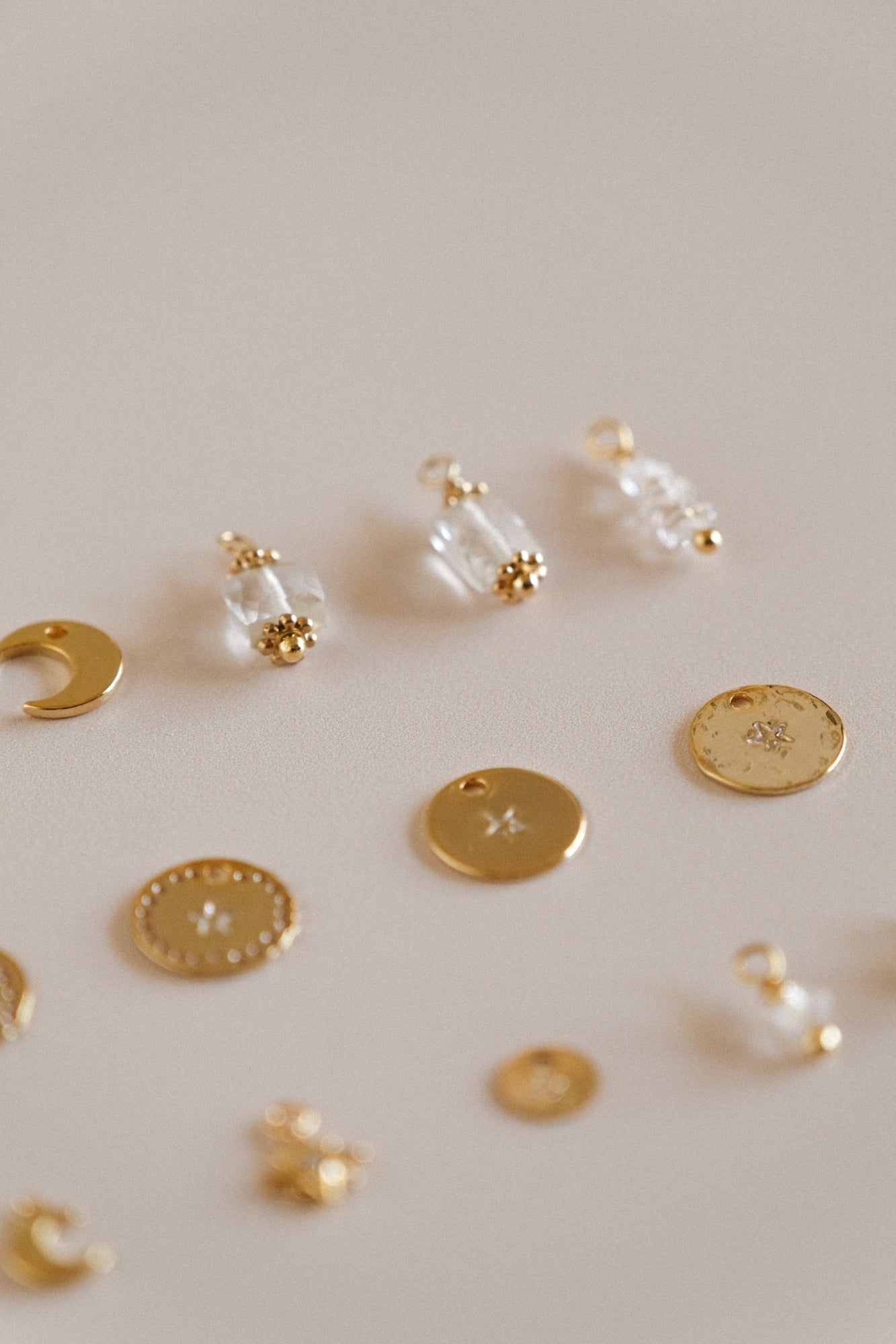 Mini créoles "Calypso" + charms (14 versions au choix)