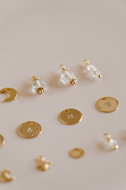 Mini créoles "Calypso" + charms (14 versions au choix)