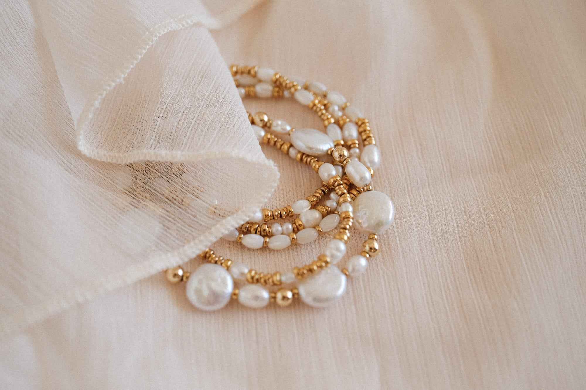 Bijoux dorés à l’or fin Rêvésie, bagues, colliers, bracelets et boucles d’oreilles faits main
