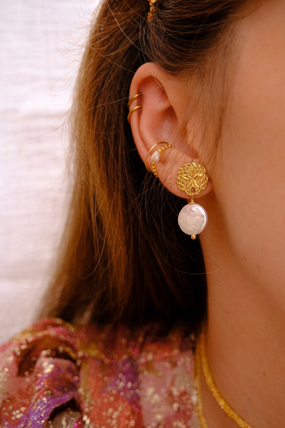 “Nixie” ear ring